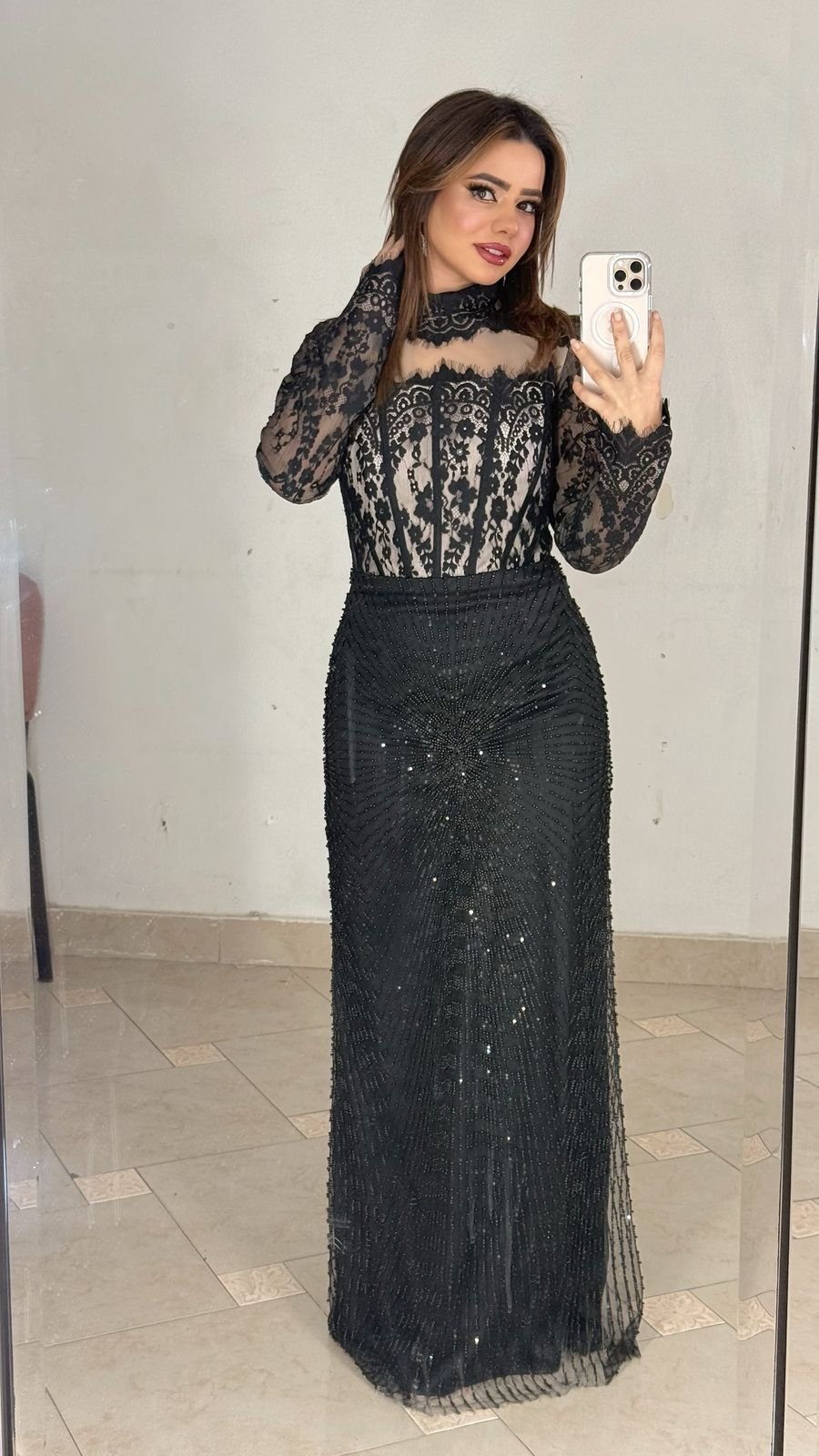 فستان اسود دانتيل وتطريز - 4