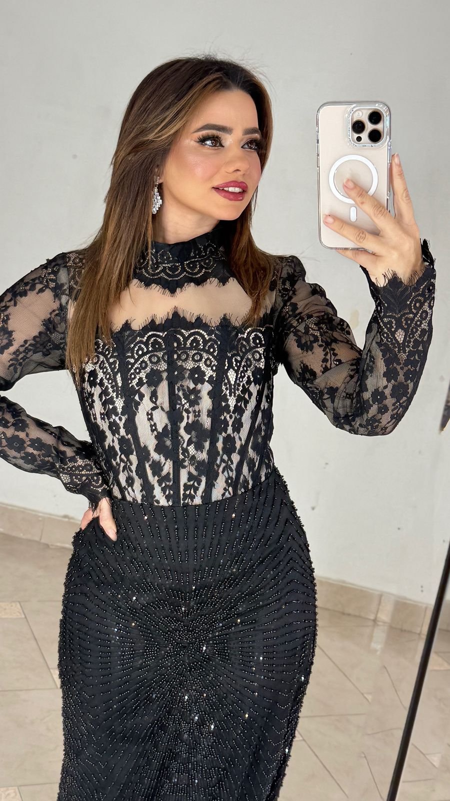 فستان اسود دانتيل وتطريز - 3