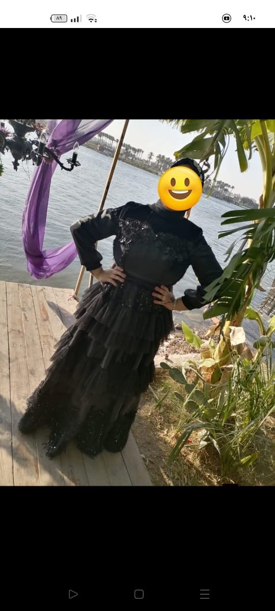 فستان أسود
