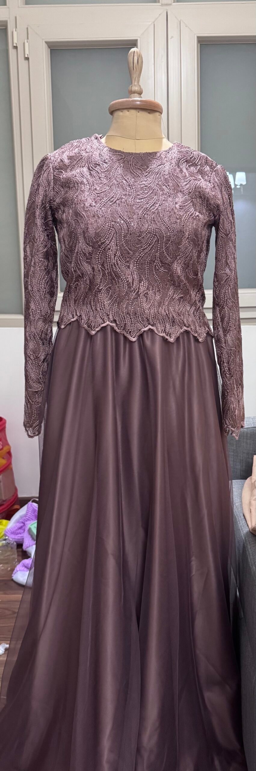 فستان سواريه طوبي دانتيل من الكورساج