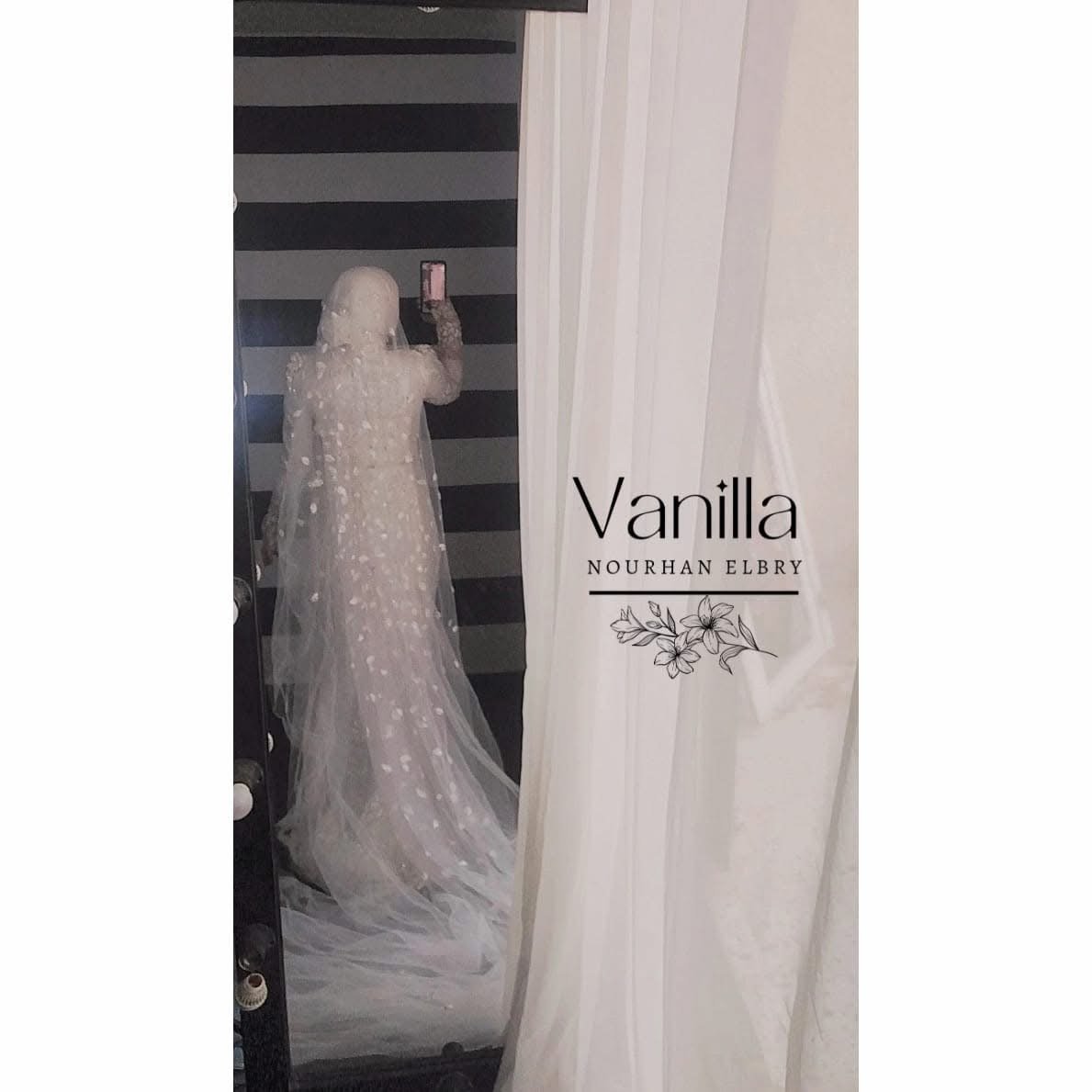 فستان زفاف أوف وايت