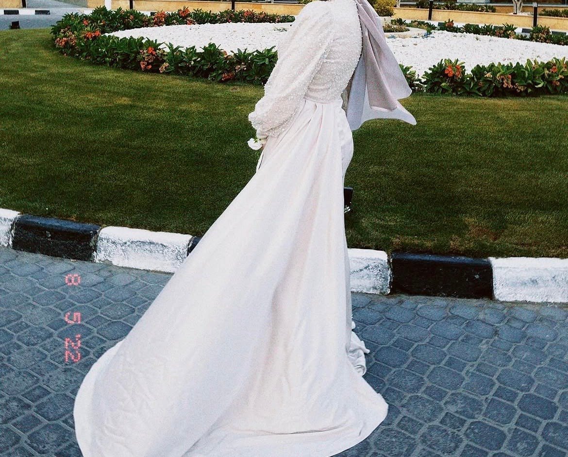 فستان سورايه بيج ستان مع قماش يدوي ميد مطرز بلولي - 2