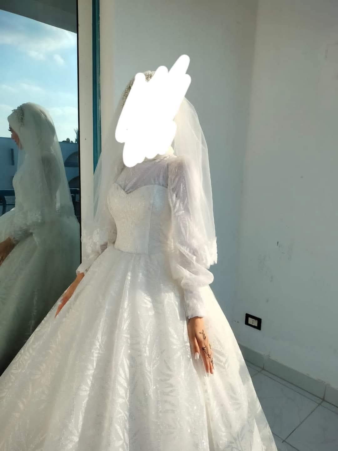 اختاري اسمًا لفستانك.