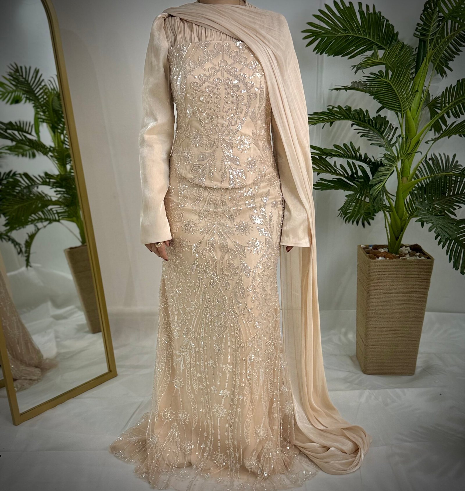 فستان مطرز بالكامل - 3