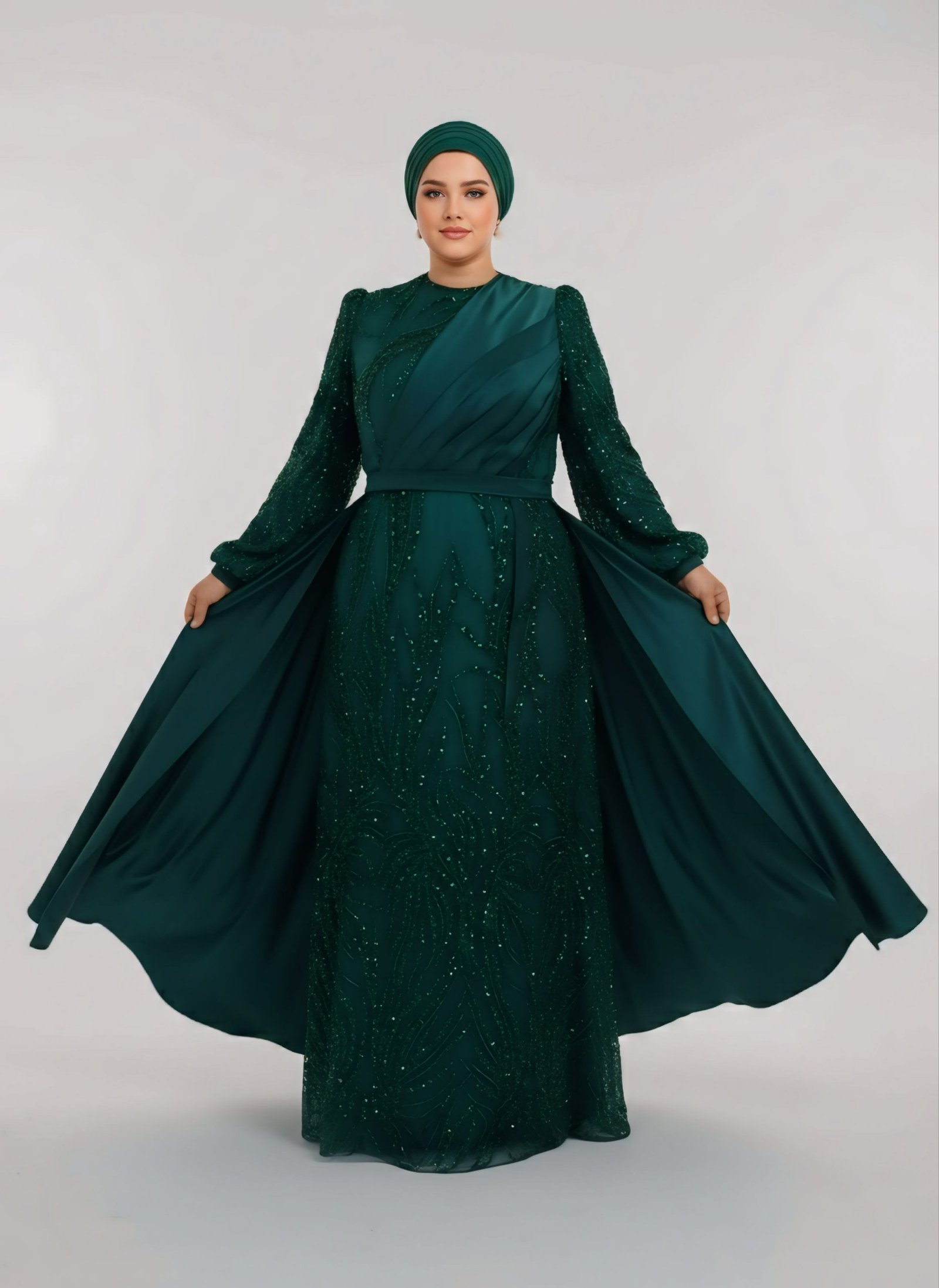 فستان سهرة محتشم باللون الأخضر الزمردي مزين بالخرز - 3