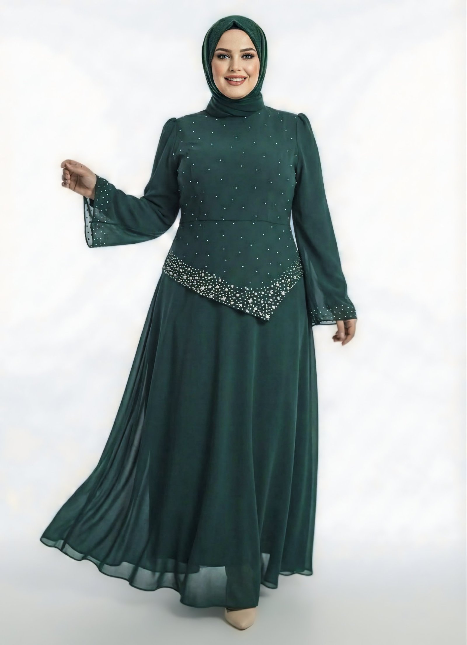 فستان سهرة مرصع بالكريستال