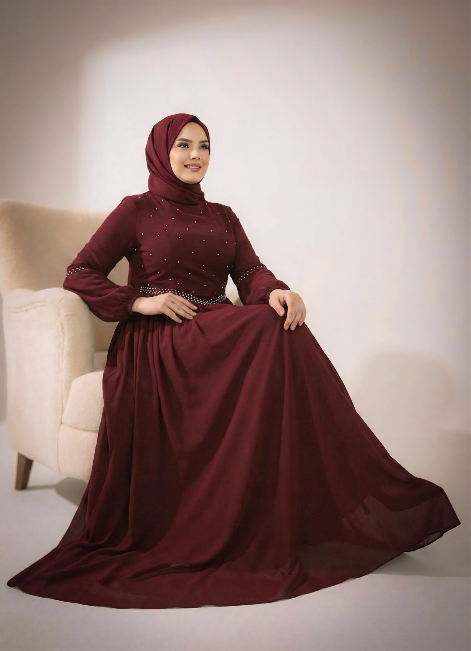 فستان سهرة مزين باللؤلؤ بلون المارون - 3